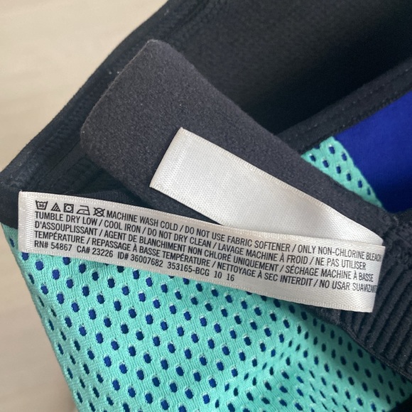 Victoria Sport - Sports Bra - 34DD - Picture 10 of 10